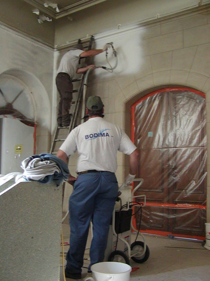 Realisaties muren reinigen met afpelbare reinigingspasta