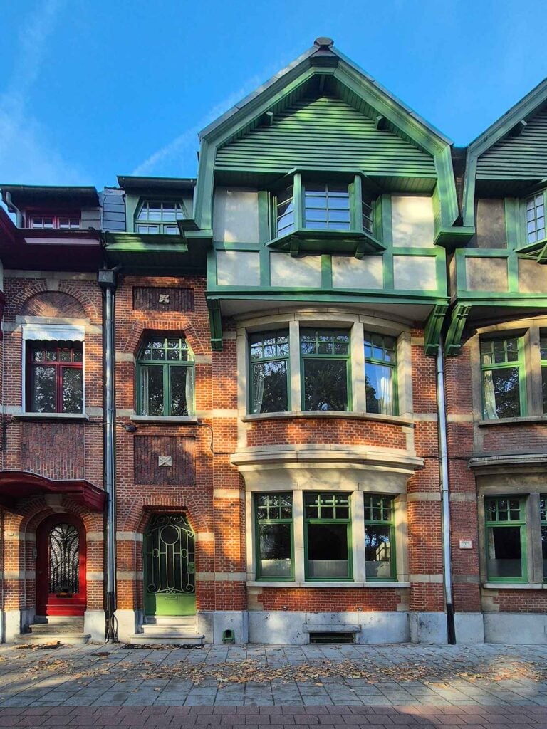 Gerenoveerde gevel van een Belle Epoque woning in Borgerhout